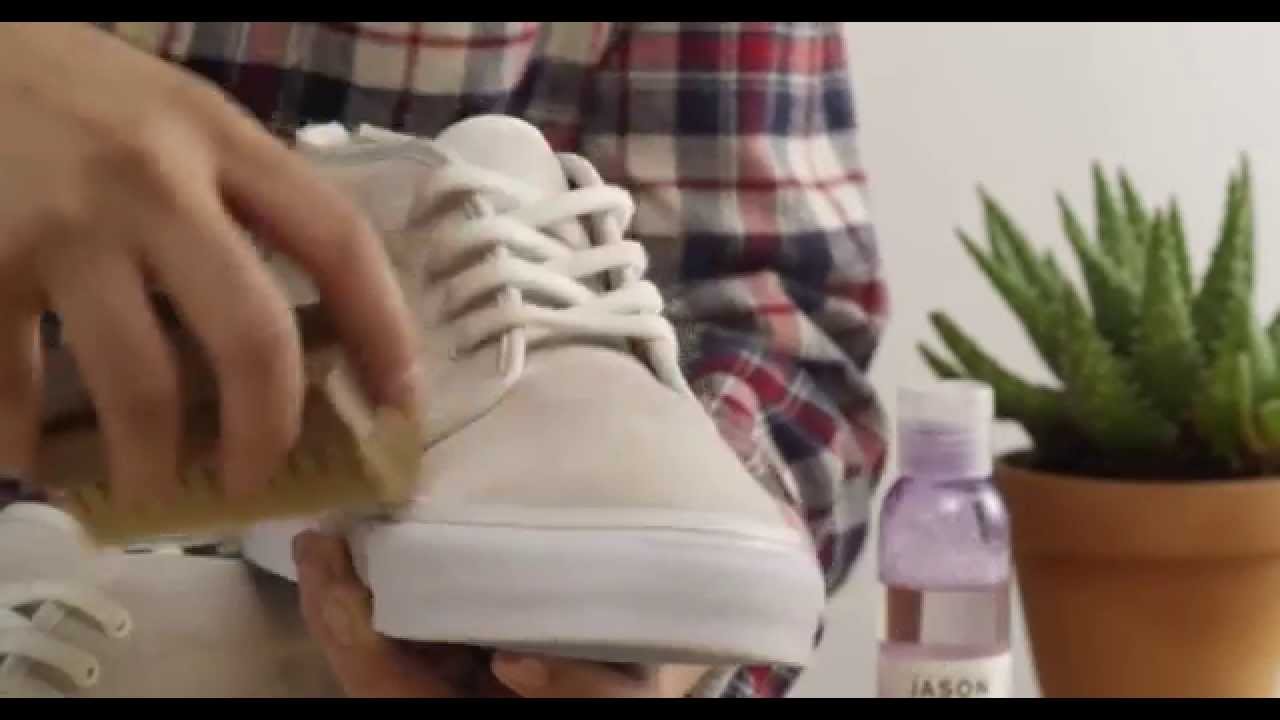 CLEANING SUEDE WITH JASON MARKK - YouTube