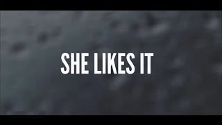 Смотреть клип Jason Aldean - She Likes It (Lyric Video)