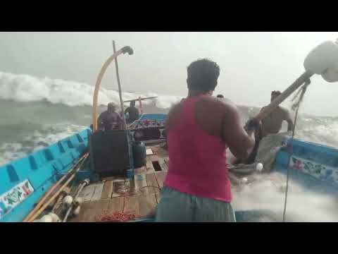 Fishermen In Dangerous Waves | Ibrahim Hyderi