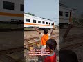 Awas Kereta!!! Kereta Api Jarak Jauh Dharmawangsa Melintas Deket Stasiun Kosambi