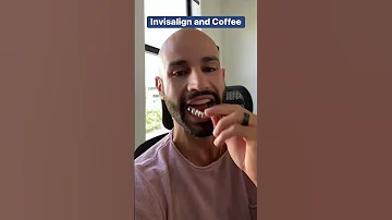 ¿Puedo beber café con pajita con Invisalign?