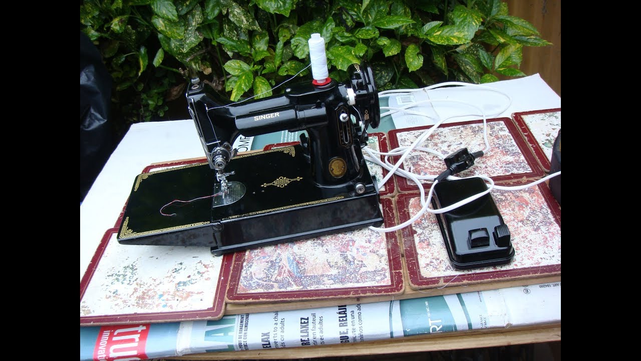 Vintage Old Antique Hand Crank Singer sewing machine Model 99K See