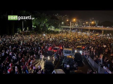 ანტირუსული აქციის მონაწილეებმა თბილისში მარჯვენა სანაპირო გადაკეტეს - 2 მაისი