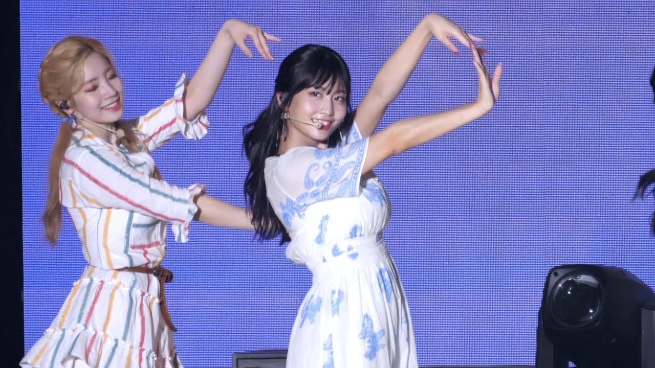 [4K] [180723] TWICE 트와이스 (MOMO 모모) - What is Love? 왓이즈러브 (울산 서머페스티벌) 직캠/Fancam by PIERCE