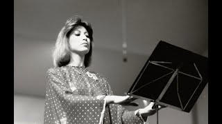 Enedina Lloris: Come per me sereno... Sopra il sen la man mi posa... La sonnambula (Bellini). 1987.