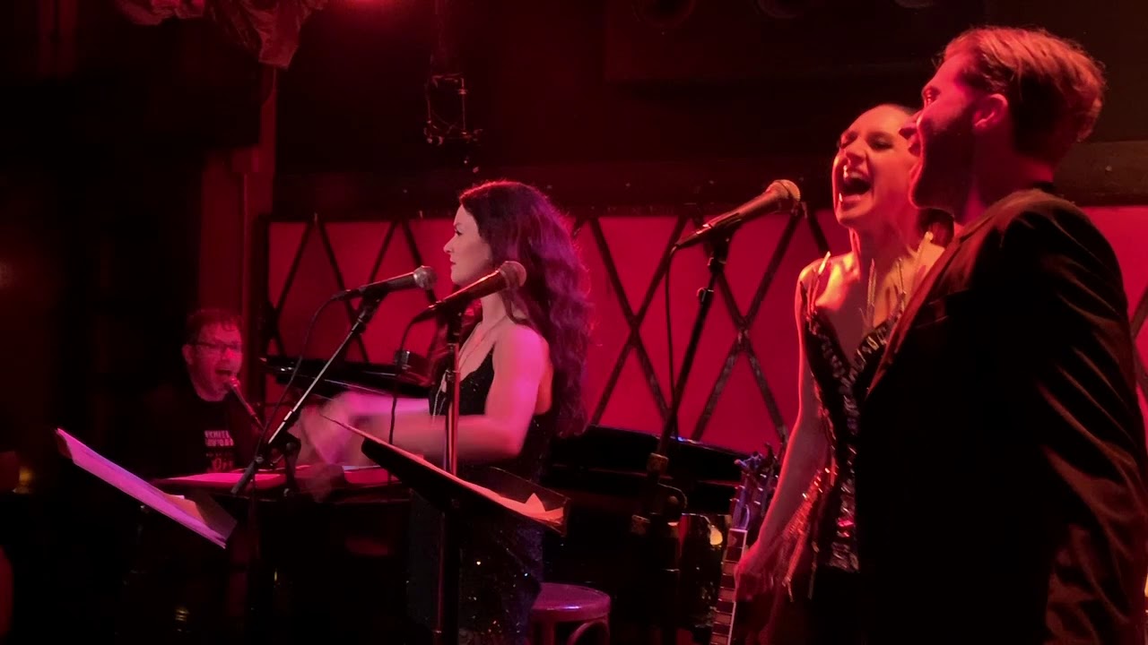 CHRISTINA BENNINGTON 