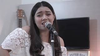 NAIF  BUTA HATI   LIVE COVER BY  LIA MAGDALENA