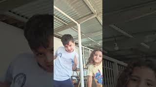 Eu Estava Dançando, Então Eu Estava Menina Amiga, Então As 3 Fica O Loucos