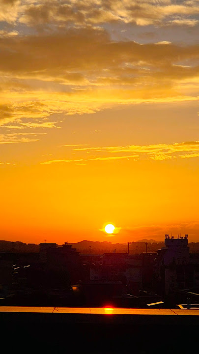 The ever-changing sky and the shining sun—nature's most beautiful gift. 🌅 #sunlight