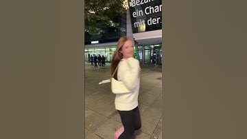 TikTok with random people 😅 #twins #random #fun #shortvideo #trending #dancer #outfit #funny