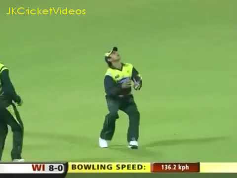 Saeed ajmal funny catch drop