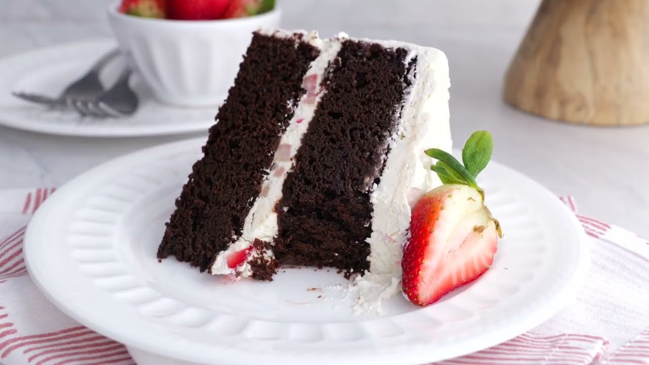 Chocolate Strawberry Cake   Chew Out Loud