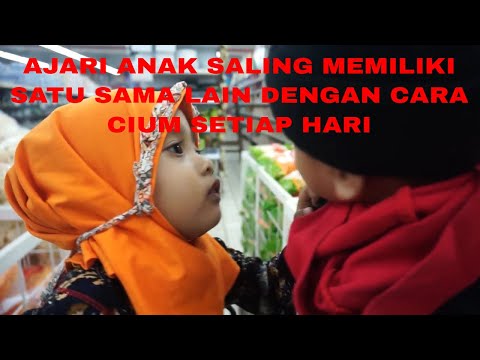 KAKAK ADEK CIUMAN DITEMPAT UMUM #LuryFamily