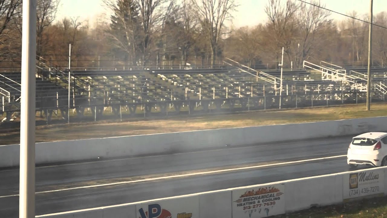 2013 Focus St vs 2015 Fiesta St Drag Race