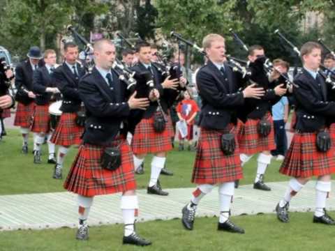 Slide show of some of the pipers and drummers at recent World Pipe Band Championships in Glasgow, Scotland. "When The Pipers Play" sung by Moira Kerr - see www.MoiraKerr.com for more songs. Pipe bands include 78th Fraser Highlanders, Clan Gregor Society, Field Marshall Montgomery, Grampian Police, Gransha, Newtownards, Simon Fraser University, Strathclyde Police, Western Australia Police.