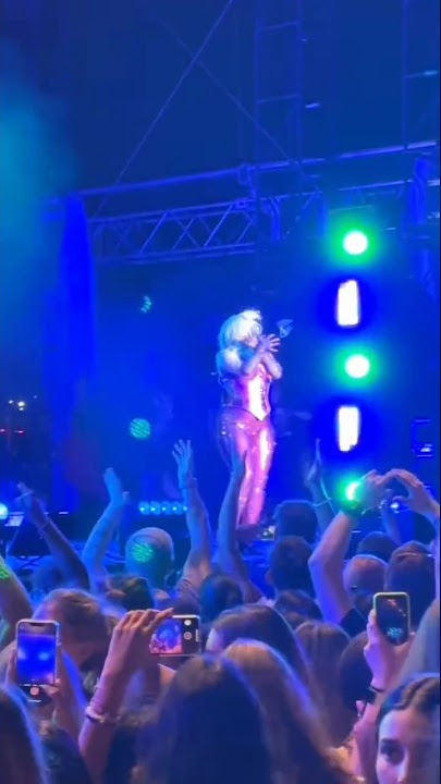 Bebe Rexha got hit by a cell phone while performing on stage 😟