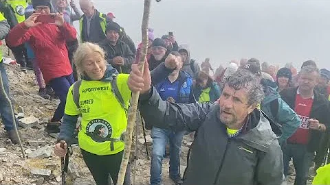 Charlie Bird reaches summit of Croagh Patrick as p...