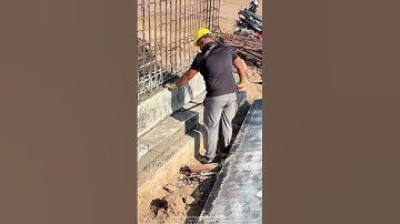 Skilled Worker Uses Rebar to Demolish Formwork—Double Efficiency!