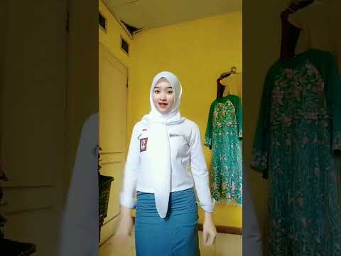 TIKTOK JILBAB SMA SUPER CANTIK PAKAI ROK KETAT GOYANG HOT 🤤 #shorts #ytshorts