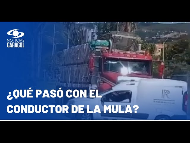 Tractomula arrastró a una camioneta en una calle de Bogotá: impresionantes imágenes