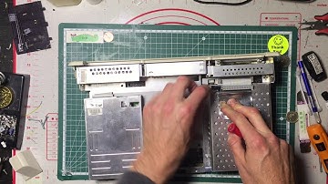 Disassembling a Compaq SLT 386s/20 Luggable/Portable/Laptop computer