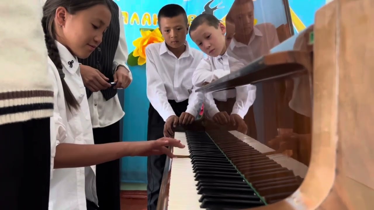 «Жыл мугалими 2025» Абдыразакова Курманжан/ Презентация 