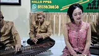 GAWIL _ LARA LARA  LIVE PERFORM