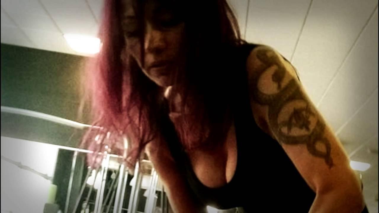 ROBERTA FARNESE doog mc - YouTube