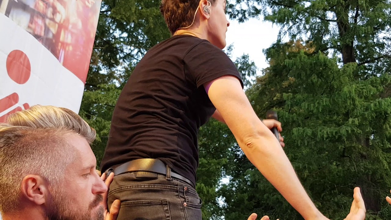 Michael Patrick Kelly Friends are Family mit Stagediving zum Bierstand und zurück 
19.8.18 Detmold