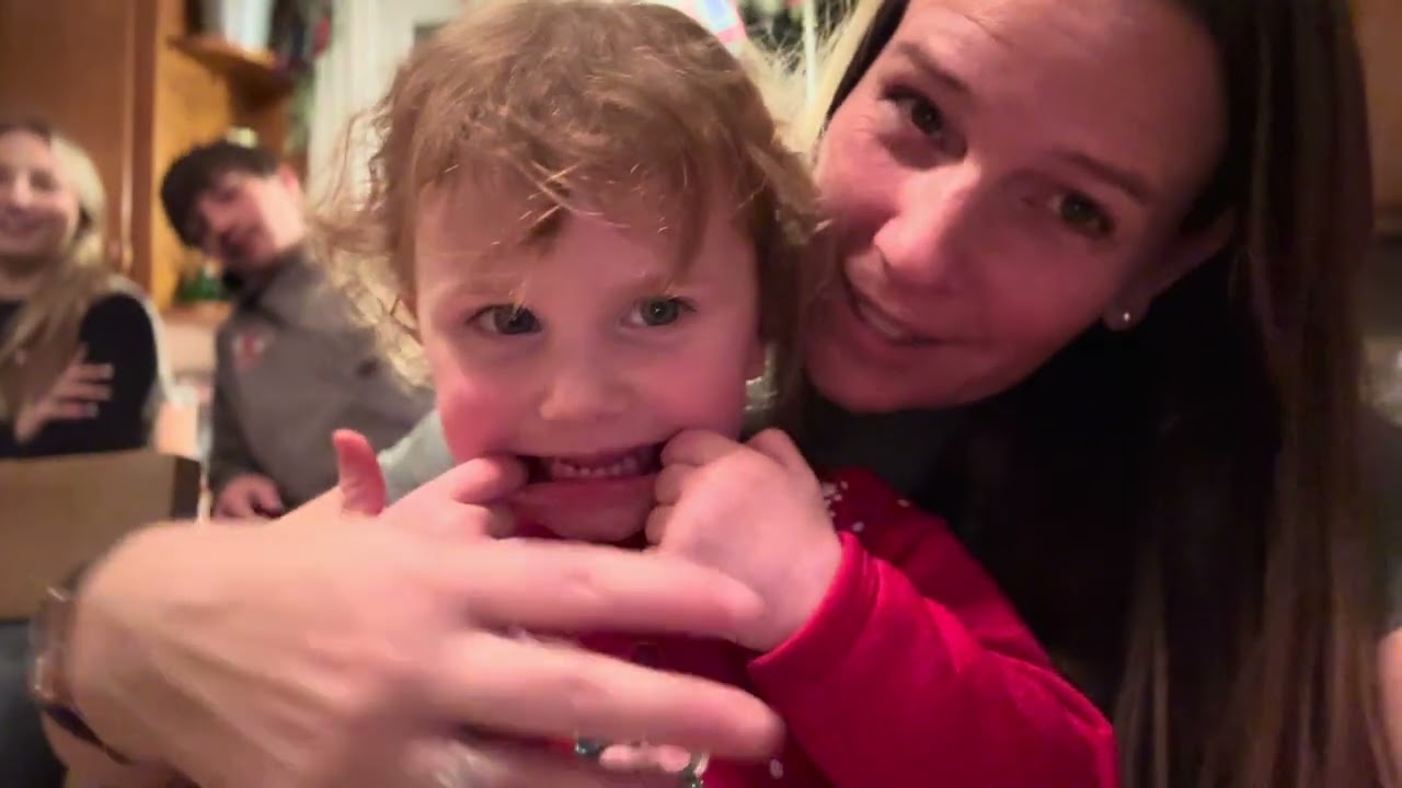 A Christmas Cantata, Gingerbread Houses and Family Celebrations!