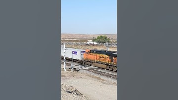 BNSF 7427 EB Z TRAIN MP 10.6 HILL CAJON SUB 8-2-2022 #railfanning #bnsftrains #cajonsub
