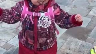 Baby chinese super eating machine - XiaoMan 小蛮 Learned little mouse dance today from school