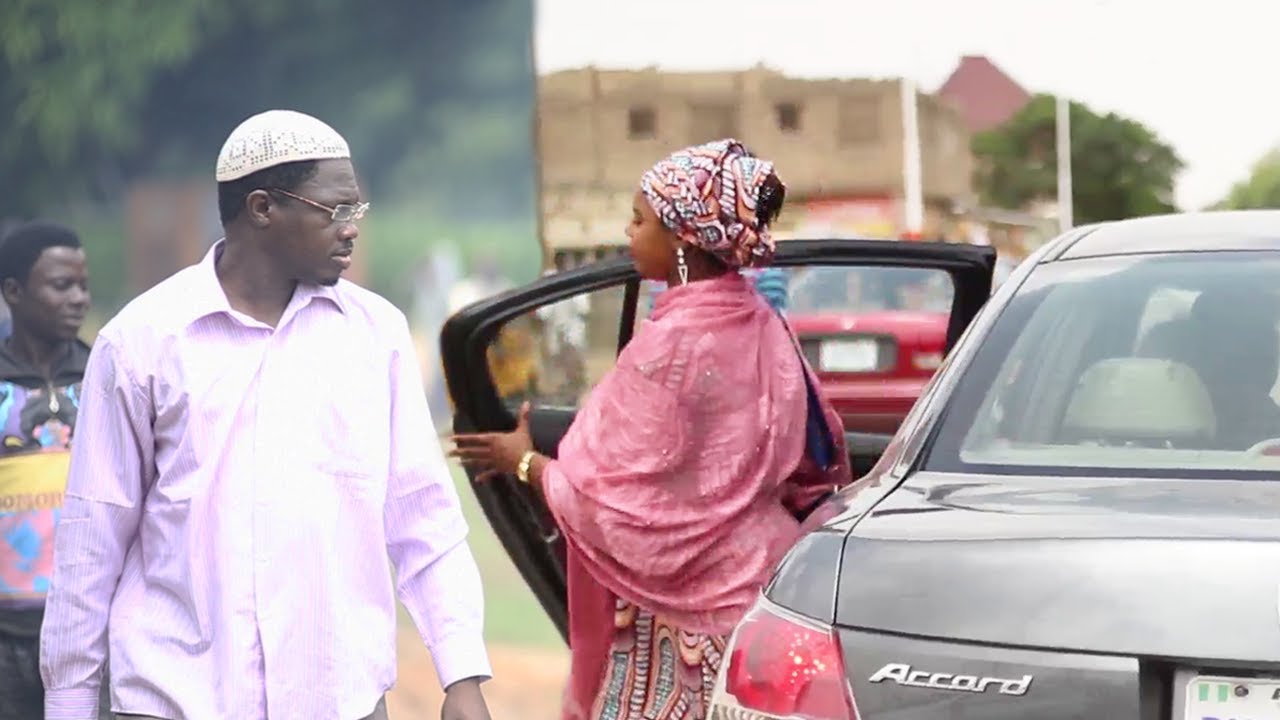 Download talakawa Ali Nuhu ya kamu da son wata mace wacce tafi karfin shi - Hausa Movies 2021 | Hausa Films