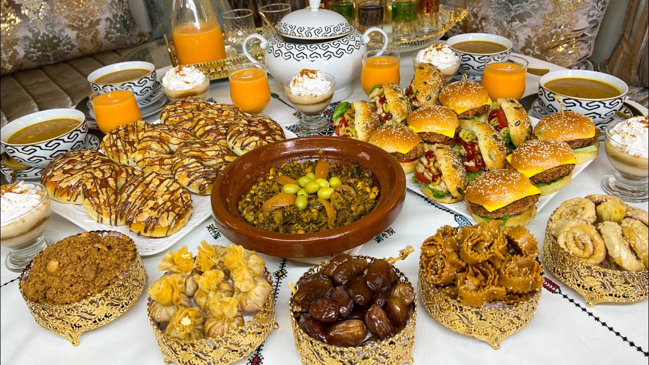 فطور أول رمضان🌙العشا وحتى السحور جبت ليك كلشي المالح والحلو بعجينة واحدة🔝مقيلة شهوة تحلية😋وعصير روعة