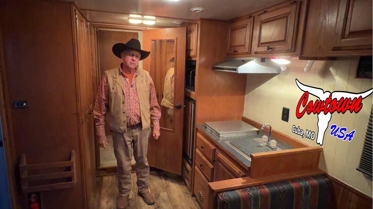 1995 4-звездочный жилой прицеп с тремя лошадьми