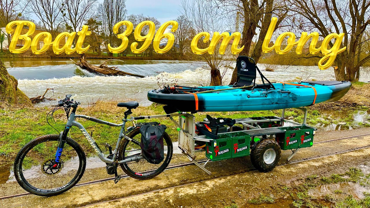Mit dem Fahrrad ein 4m langes Boot transportieren