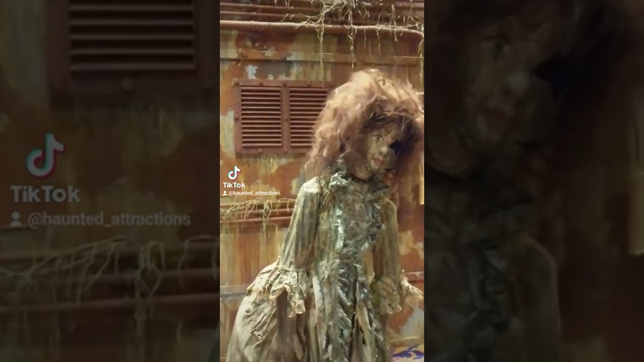 Just a creepy doll #halloween #dolls #creepy