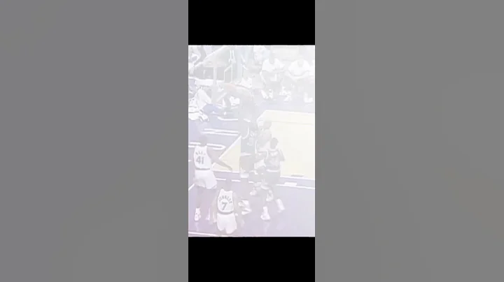 shaq broke all the backboard