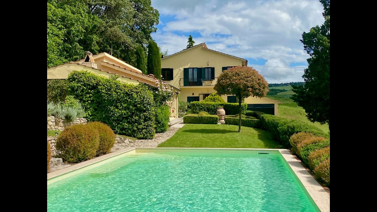 CD1042 Marsciano, restored farmhouse with immaculate garden, pool and annexes