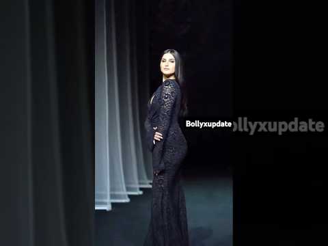 Tara Sutaria Looking Hot