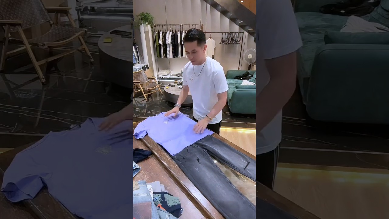 Receive orders for clothing samples in the video