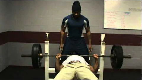 17 years old Ronnie Calhoun  lifts 315 lbs 6 times