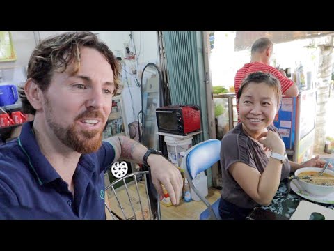 Video Aussie Meets the Neighbors in Da Nang, Vietnam - youtube