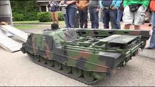 Giant 1:4 RC   Leopard  Bergepanzer 3AO  Büffel