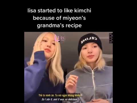 Lisa and Rose talking about Miyeon's Grandma Kimchi #blackpink