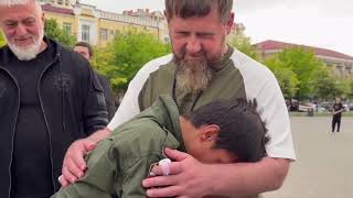 ⚡️Прогулка Кадырова в Грозном превратилась в душевную встречу с молодым парнем