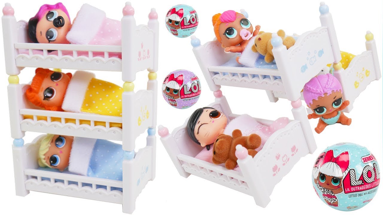 LOL Surprise Dolls + Lil Sisters Triple Bunk Beds - YouTube