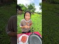 Cậu bé xấu tính mua xúc xích bất ổn #shorts