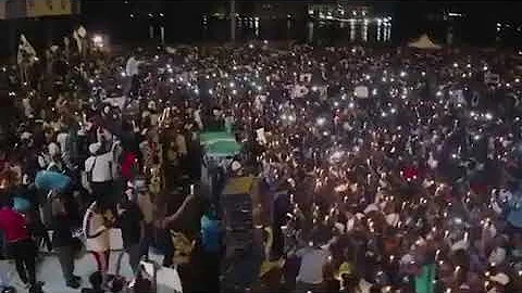 Timi Dakolo sings at #ENDSARS protest