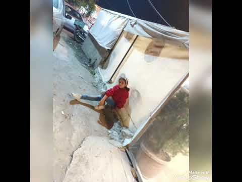 الورد بينحني لجمالي وألقمر بتخبى من دلالي (ميوش)